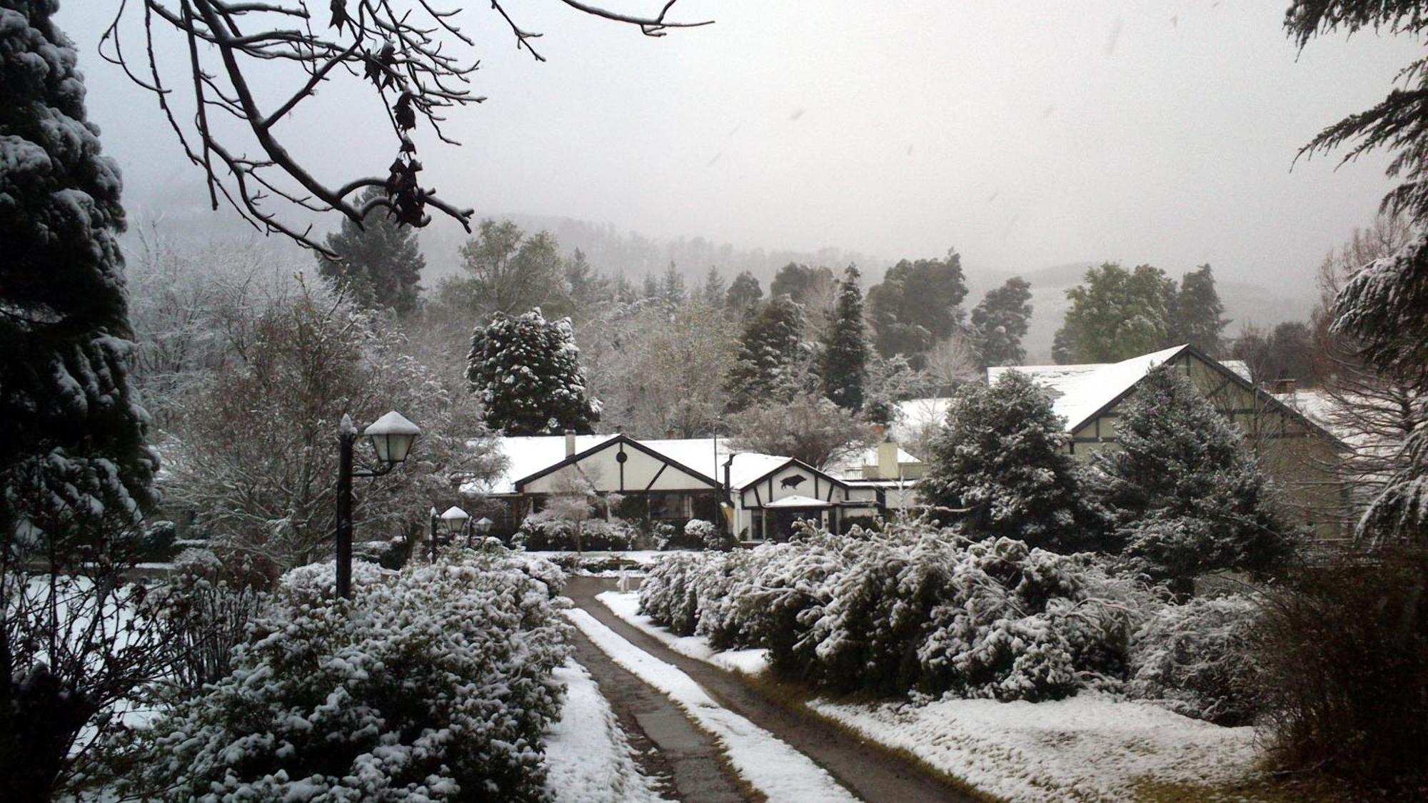 The Historic Hogsback Inn Exterior foto